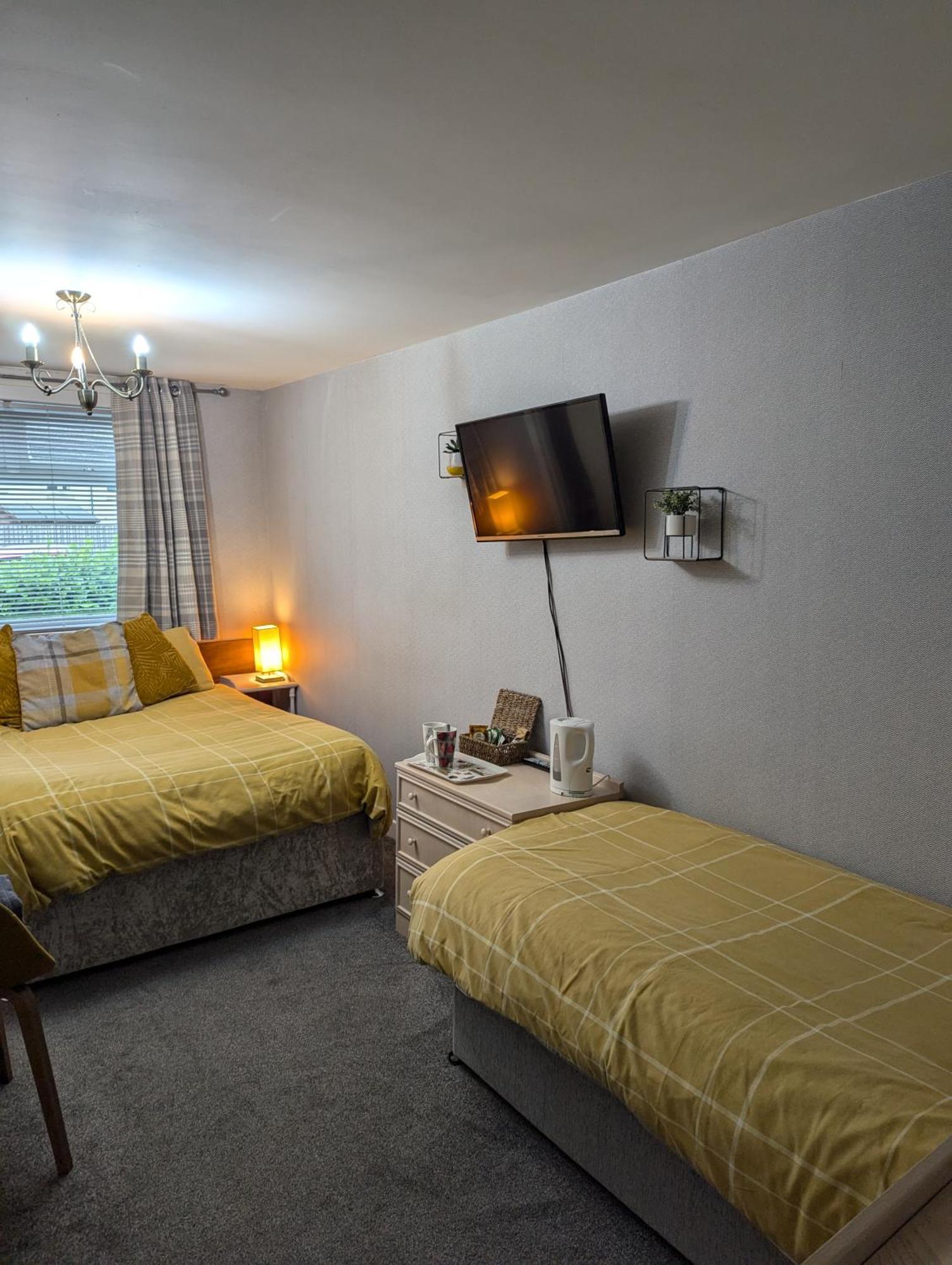 Rooms At Tarrareoch Bathgate Bilik gambar