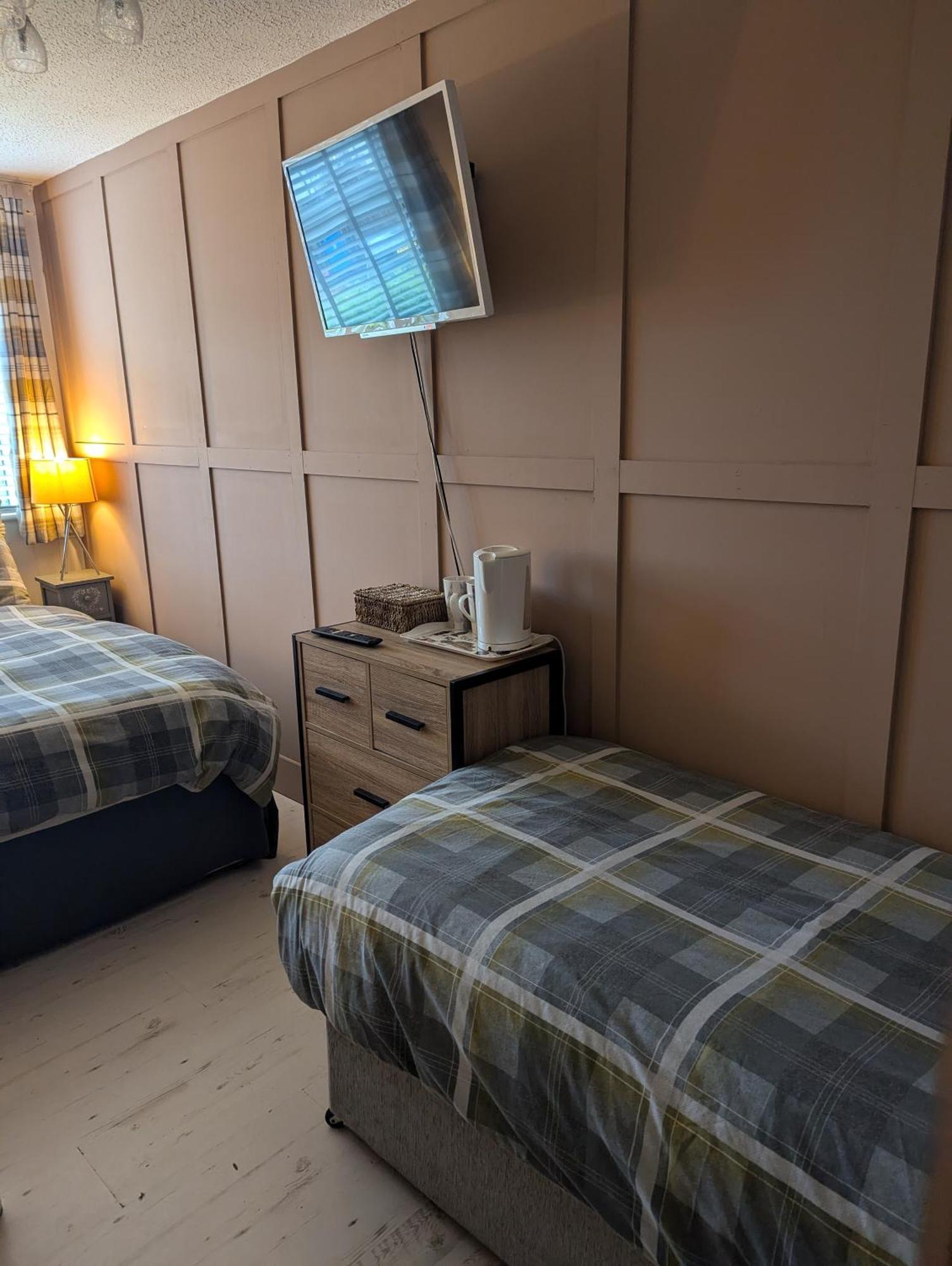 Rooms At Tarrareoch Bathgate Bilik gambar